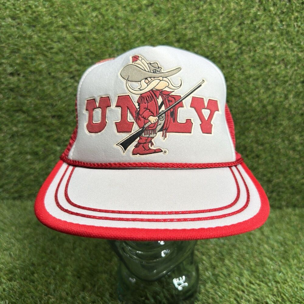 UNLV Runnin' Rebels Vintage 80s 90s NCAA Trucker Snapback Cap Hat Snapback